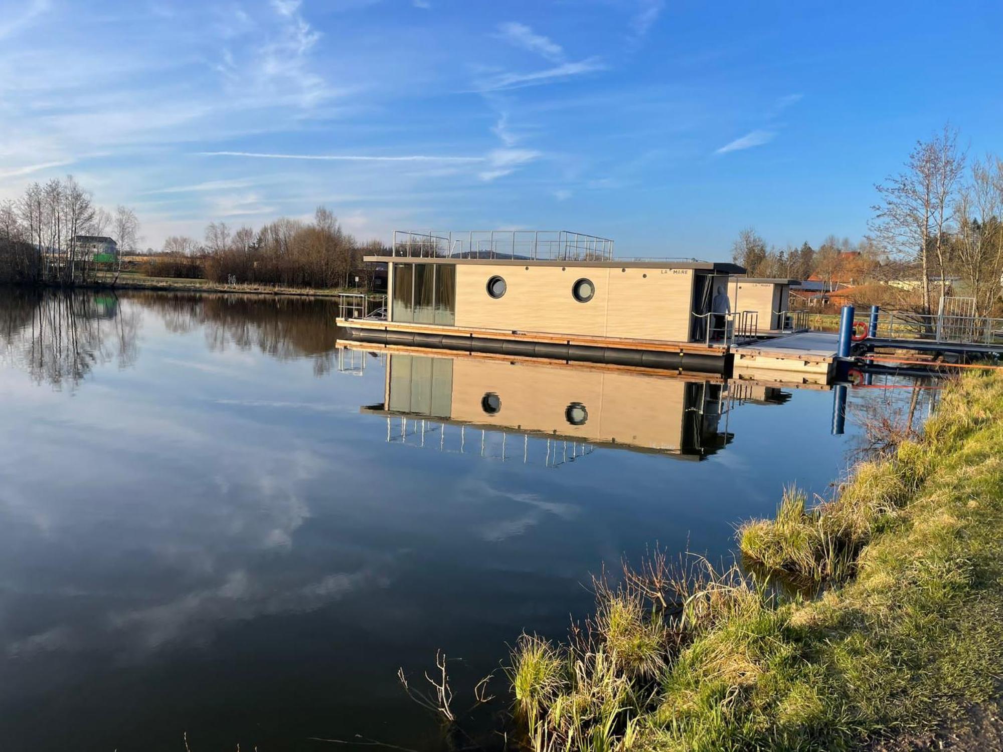 Отель Waidlerland Hausboot 1 Вальдкирхен Экстерьер фото